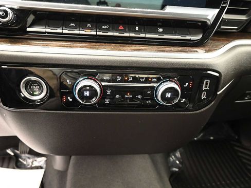 Used 2023 GMC Sierra 1500 Elevation AWD/4WD image 9