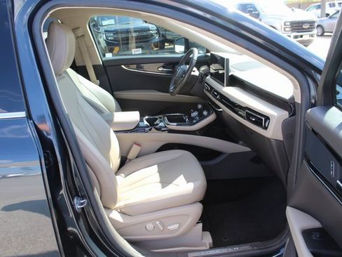 Used 2023 Lincoln Nautilus Reserve image 6