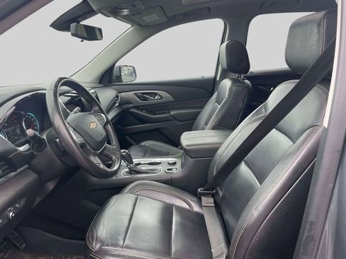 Used 2019 Chevrolet Traverse LT w/ LT Premium Package AWD/4WD image 16