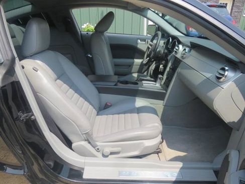Used 2006 Ford Mustang GT RWD image 15