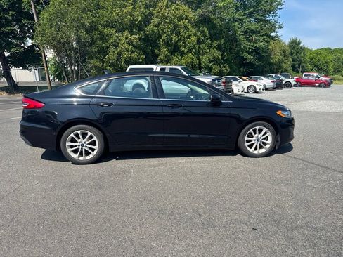 Used 2020 Ford Fusion SE FWD image 6
