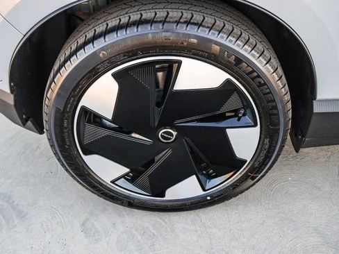 New 2025 Volvo EX30 Ultra w/ Protection Package Premier AWD/4WD image 8