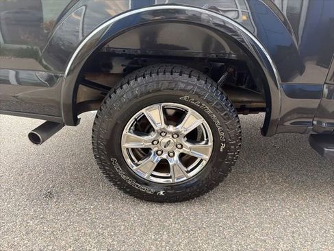 Used 2015 Ford F150 Lariat w/ Equipment Group 502A Luxury AWD/4WD image 8
