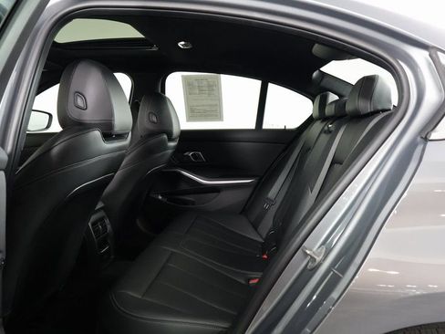 Used 2025 BMW 330i 330i w/ Premium Package image 11