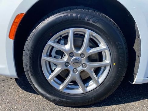 Used 2024 Chrysler Pacifica Touring-L image 20