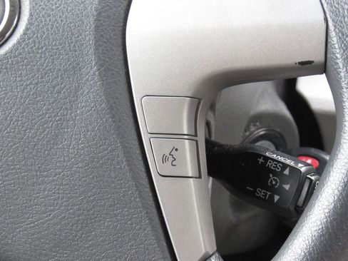 Used 2010 Toyota Camry image 24