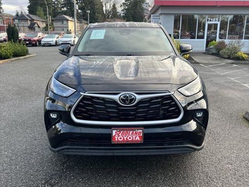 Certified 2023 Toyota Highlander LE image 4