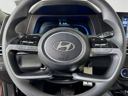 Used 2024 Hyundai Elantra SE image 32