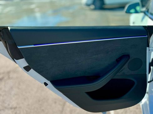 Used 2025 Tesla Model 3 Long Range image 14