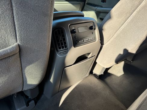 Used 2005 Chevrolet Avalanche Z71 w/ Sun And Sound Package image 25