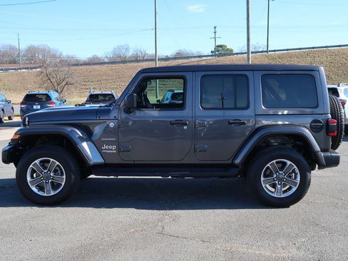 Used 2021 Jeep Wrangler Unlimited Sahara AWD/4WD image 5