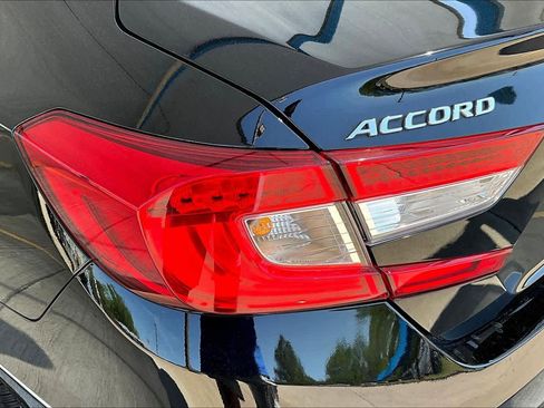 Used 2022 Honda Accord Touring image 29
