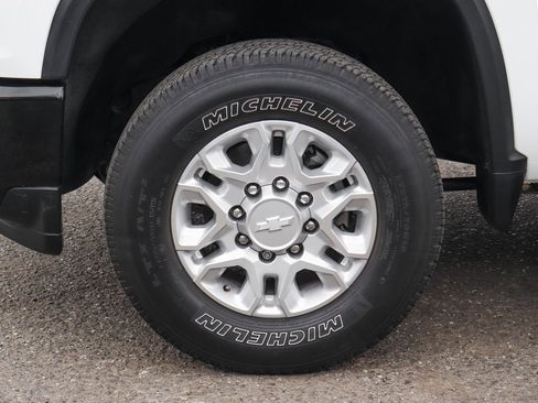 Used 2022 Chevrolet Silverado 2500 Custom w/ Custom Value Package image 40