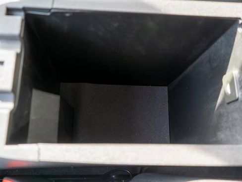 Used 2024 Chevrolet Equinox LT w/ Driver Convenience Package image 32