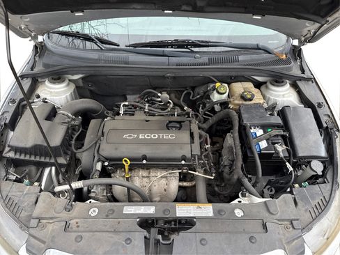 Used 2011 Chevrolet Cruze LS image 11