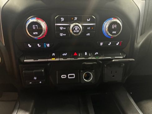 Used 2022 GMC Sierra 1500 SLT w/ SLT Convenience Package AWD/4WD image 28