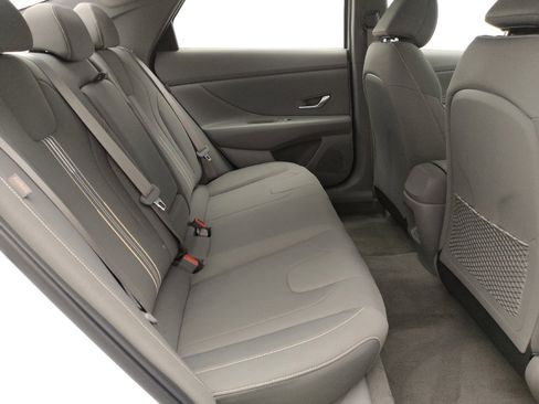 Used 2025 Hyundai Elantra SEL image 19