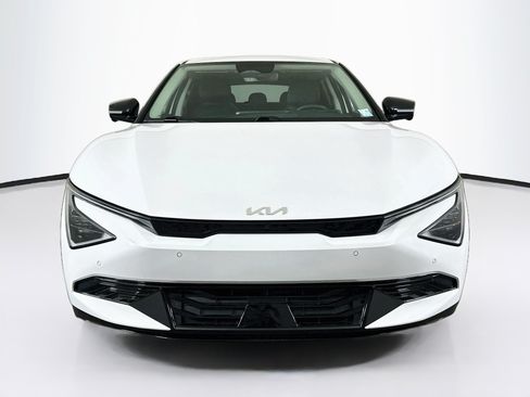 Used 2025 Kia EV6 Wind RWD image 2