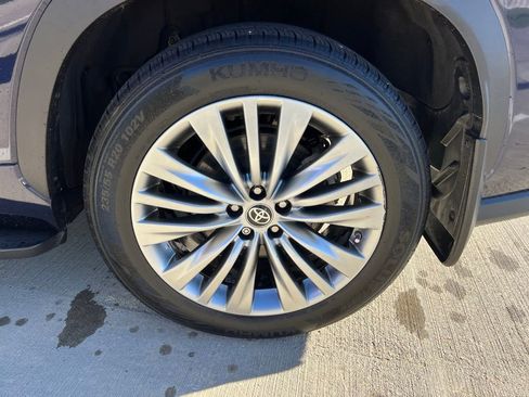 Used 2023 Toyota Highlander Platinum image 22