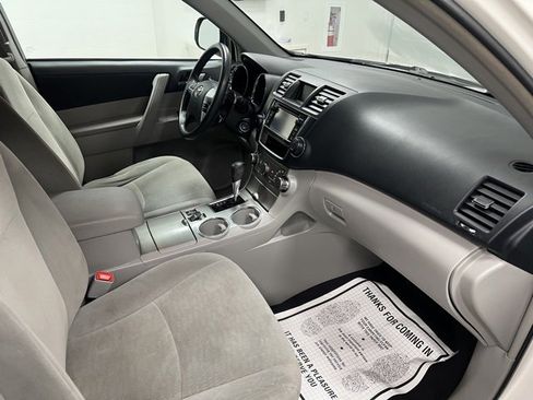 Used 2013 Toyota Highlander Plus image 63