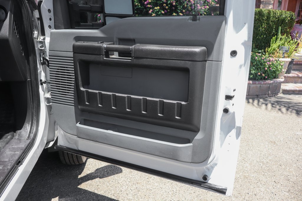 Used 2016 Ford F550 2WD Regular Cab Super Duty image 28