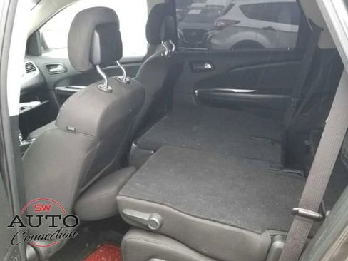 Used 2020 Dodge Journey SE w/ Blacktop Package image 6