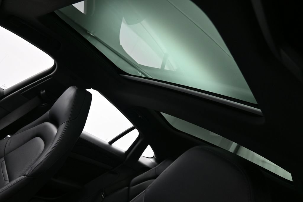 Certified 2023 Porsche Panamera RWD image 11
