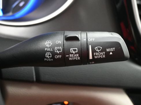 Used 2023 Chrysler Pacifica Touring-L FWD image 19