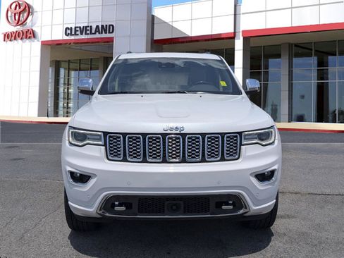 Used 2019 Jeep Grand Cherokee Overland AWD/4WD image 3