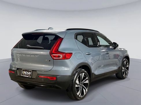 Used 2023 Volvo XC40 B5 Plus w/ Climate Package AWD/4WD image 10