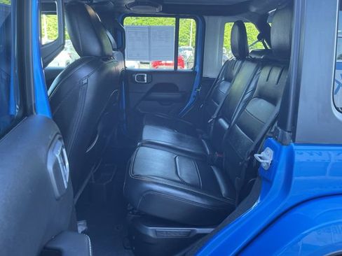 Used 2022 Jeep Wrangler Unlimited Sahara AWD/4WD image 22