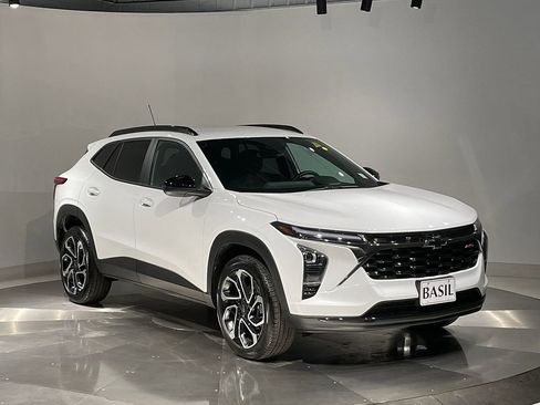 Used 2025 Chevrolet Trax RS image 40