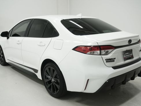 Used 2024 Toyota Corolla SE image 6
