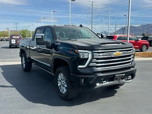 Used 2024 Chevrolet Silverado 3500 High Country w/ Technology Package AWD/4WD image 28