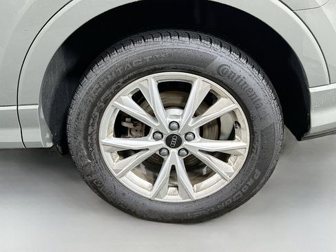 Certified 2025 Audi Q3 2.0T Premium image 30