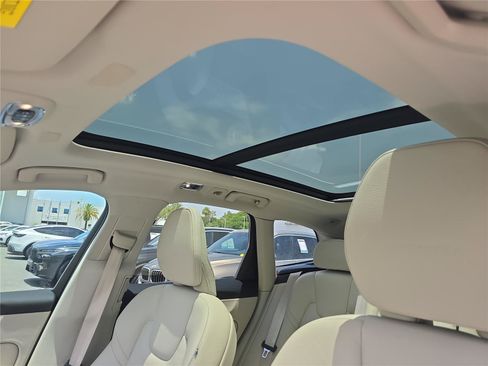 Used 2020 Volvo XC60 T5 Inscription FWD image 25