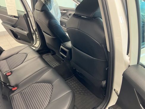 Used 2021 Toyota Camry SE w/ Cold Weather Package image 20