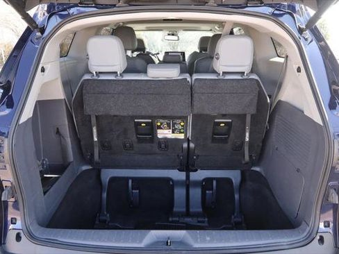 Certified 2024 Toyota Sienna XLE image 7