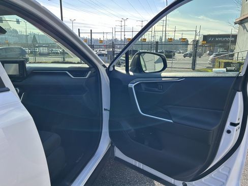 Certified 2020 Toyota RAV4 LE image 15