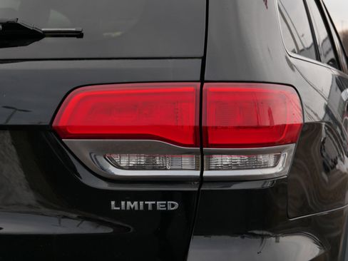 Used 2017 Jeep Grand Cherokee Limited w/ Luxury Group II image 17