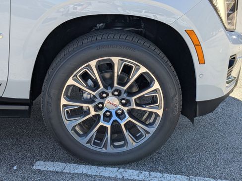 New 2026 GMC Yukon XL Denali w/ Sun & Power Step Package image 11