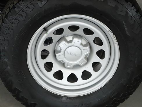 Used 2022 GMC Sierra 1500 Pro w/ Convenience Package image 12