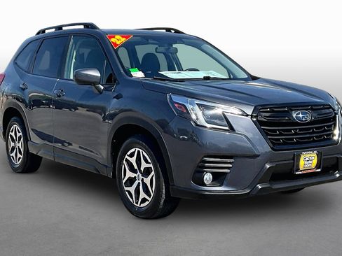 Used 2022 Subaru Forester Premium AWD/4WD image 10