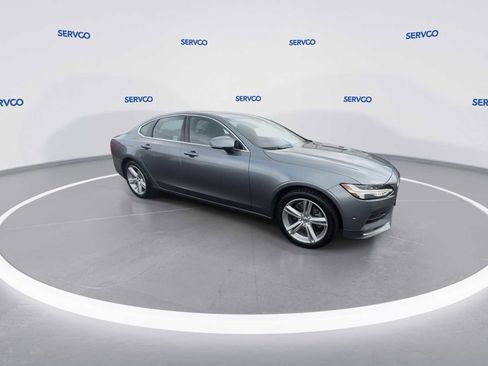 Used 2017 Volvo S90 T5 Momentum w/ Convenience Package FWD image 2