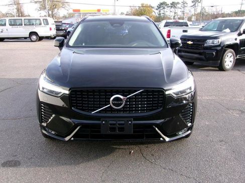 Used 2025 Volvo XC60 B5 Core image 3