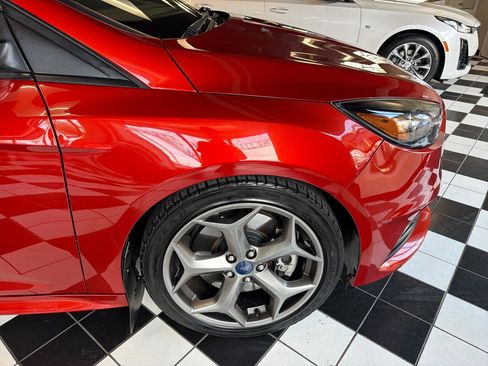 Used 2018 Ford Focus ST w/ Equipment Group 402A image 8