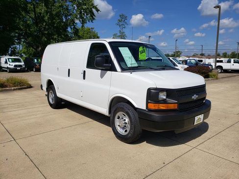 Used 2014 Chevrolet Express 2500 RWD 2500 135 image 3
