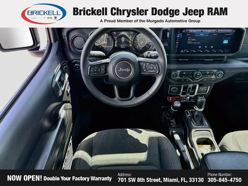 Used 2025 Jeep Wrangler Unlimited Rubicon AWD/4WD image 17