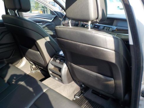 Used 2011 BMW 528i Sedan RWD image 21