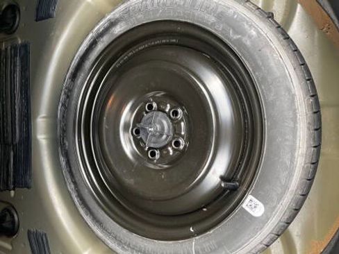 Used 2015 Ford Fusion SE image 5